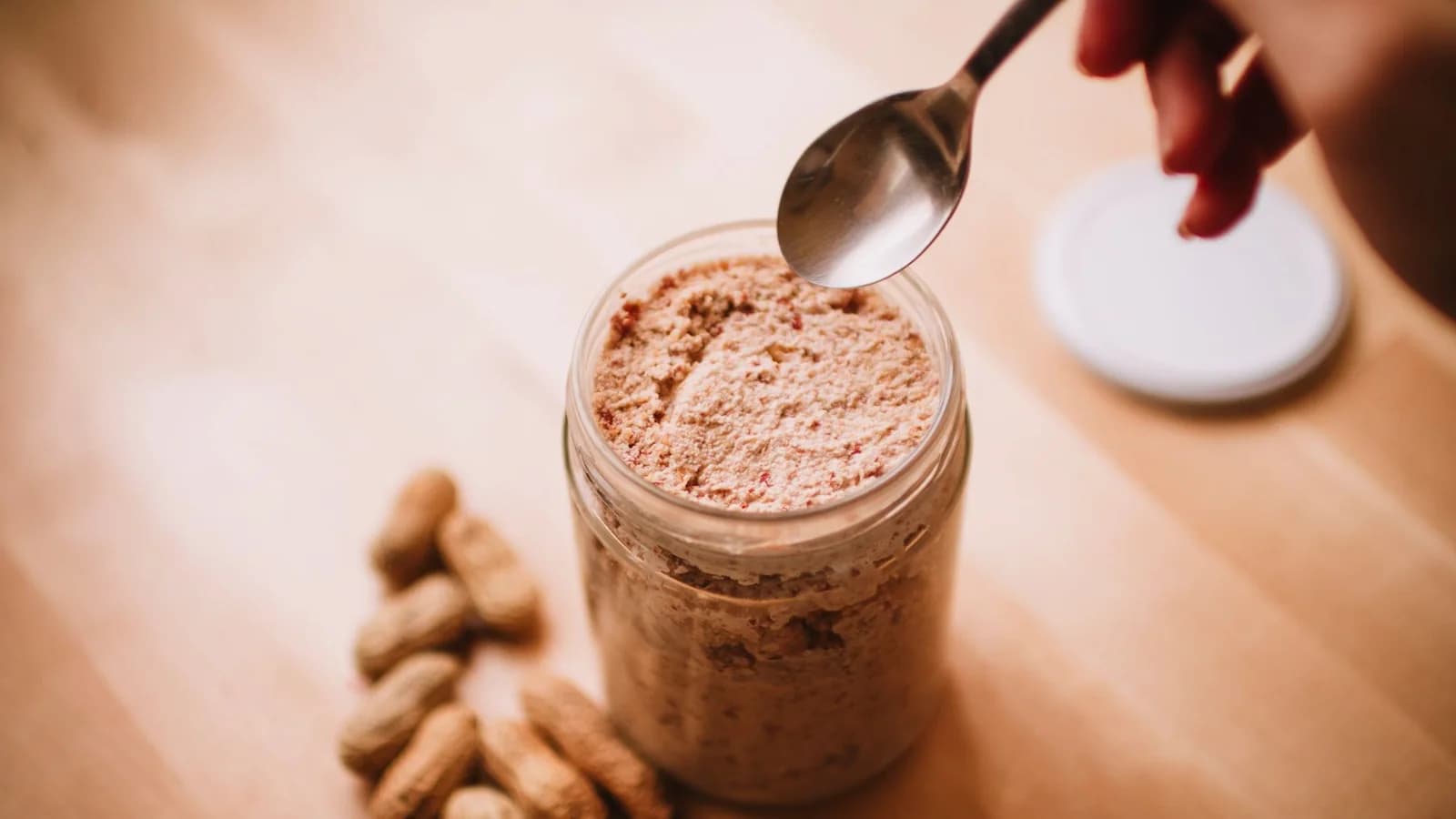 Can Cats Eat Peanut Butter? What the Evidence Actually Says